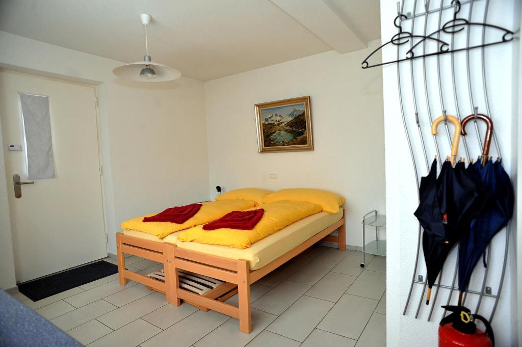 Niros Bed & Breakfast Бирсфельден Номер фото