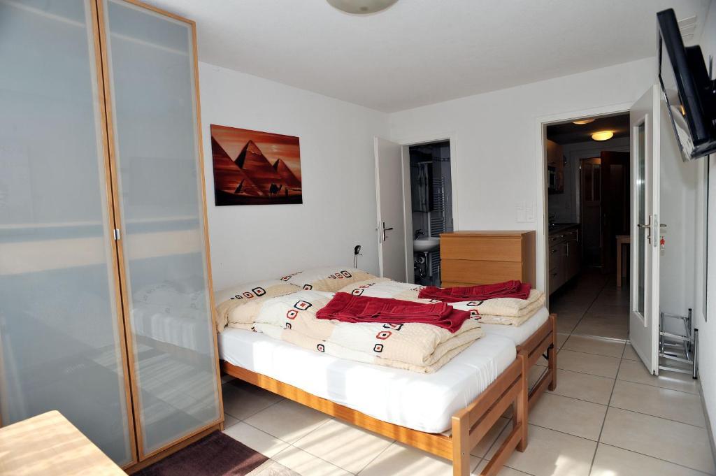 Niros Bed & Breakfast Бирсфельден Номер фото