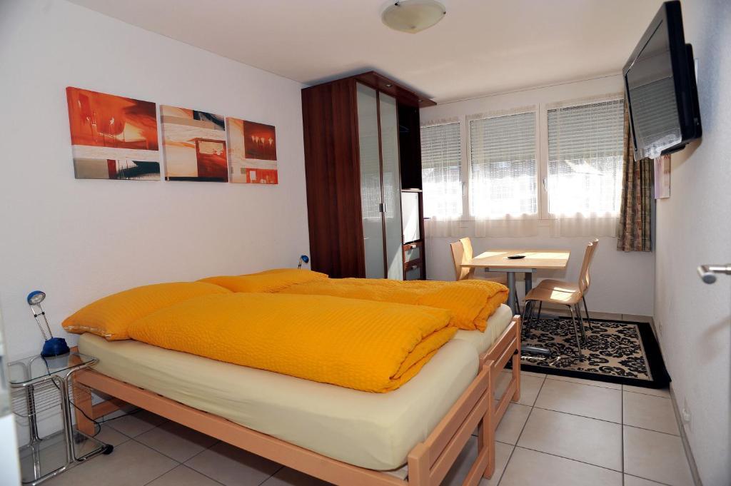Niros Bed & Breakfast Бирсфельден Номер фото