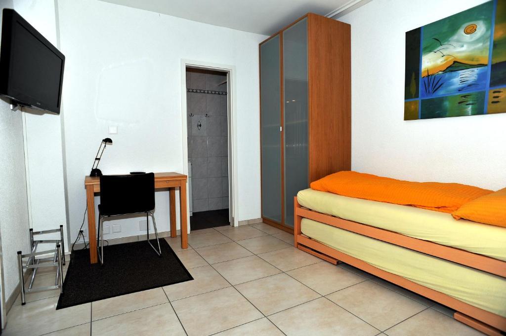 Niros Bed & Breakfast Бирсфельден Номер фото