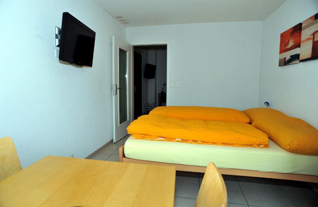 Niros Bed & Breakfast Бирсфельден Номер фото